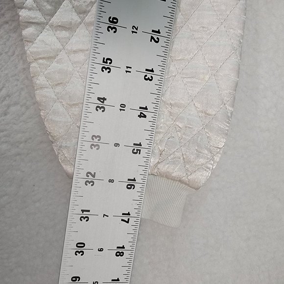 Vintage Tangiers Ivory Satin Shiny Quilted Puffer Unique Street Cropped Sweater - Picture 8 of 16